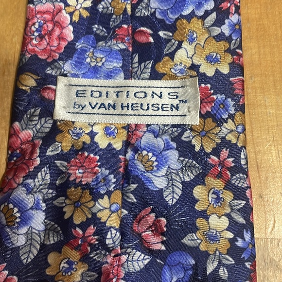 Editions by Van Heusen floral tie - Picture 2 of 5